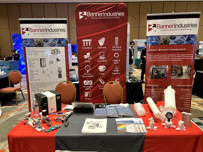 会议桌上with product samples